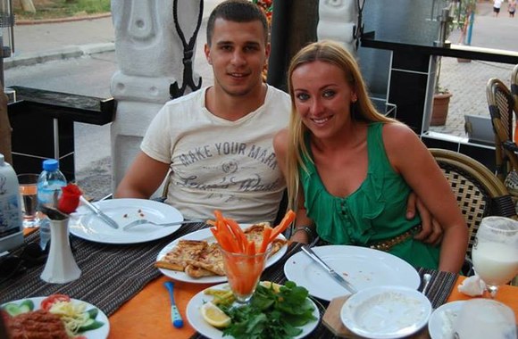 Baiba Skurstenė su draugu Mykolu Serdiuku Alanijoje