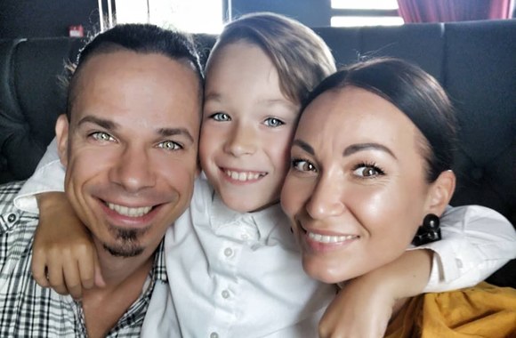 Karina Krysko su mylimuoju Jeronimu Miliumi ir sūnumi Majumi / Asmeninio albumo nuotr.