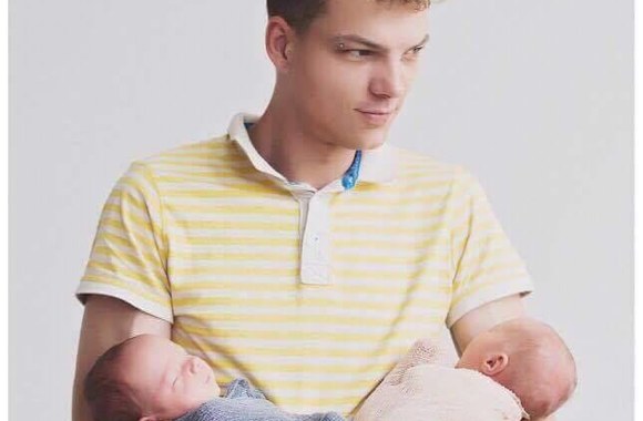 Algirdas Grudinskis-Grūdas su dvynukais