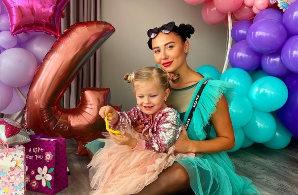 Vashos dukros Adrijos ketvirtasis gimtadienis / Asmeninio albumo nuotr.