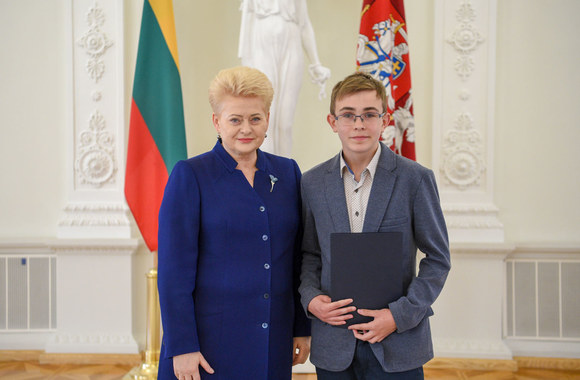  Prezidentė Dalia Grybauskaitė sveikino TV laidos „Lietuvos tūkstantmečio vaikai“ sezono nugalėtojus