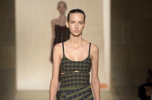 „Victoria Beckham“ 2016 m. rudens-žiemos kolekcija