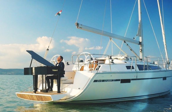 here-comes-the-sun-the-beatles-piano-cover-peter-bence