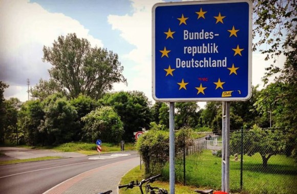 Fotografų Ramūno Danisevičiaus ir Sauliaus Žiūros kelionės dviračiais iš Vilniaus į Paryžių akimirkos