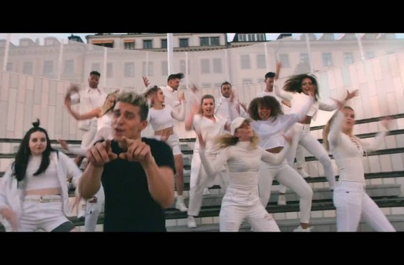 donny-montell-fly-official-video