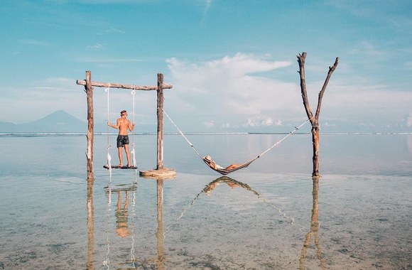Kadras Jacko Morriso ir Lauren Bullen kelionių