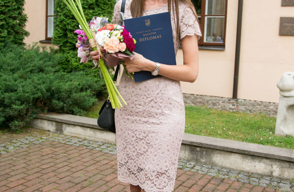 Linai Anušauskienei įteiktas magistro diplomas