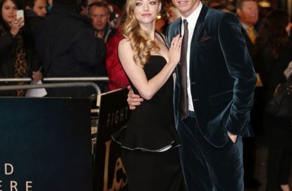 Amanda Seyfried ir Eddie Redmayne'as