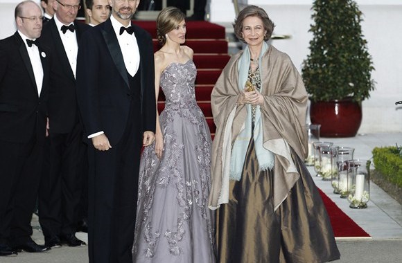 Ispanijos princas Felipe, princesė Letizia ir karalienė Sofia