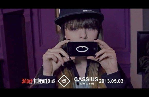 VIDEO kadras: Pramogų pasaulio atstovų sukurtas vaizdo klipas pagal „Cassius“ dainą „I love you so“