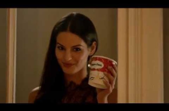 VIDEO kadras: Ledų reklama su Bradley Cooperiu