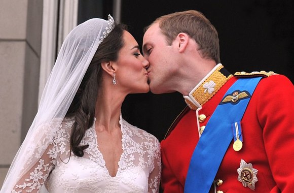 Princo Williamo ir jo žmonos Catherine bučinys