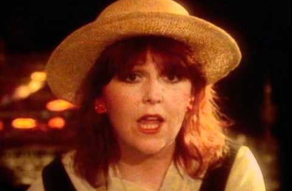 VIDEO kadras:  Mike\'as Oldfieldas ir Maggie Reilly daina „Moonlight Shadow“