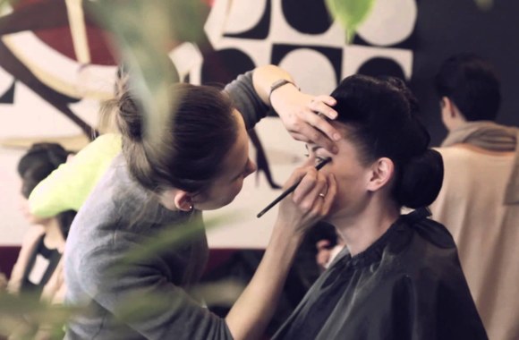 VIDEO kadras: „Pinup Girls“ fotosesijos užkulisiai