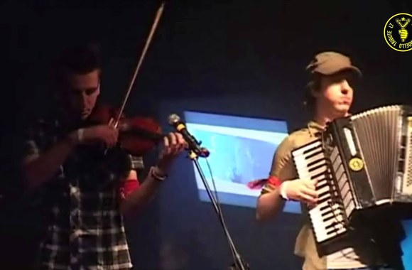 VIDEO kadras: Gogol Bordello Tribute LT - Start Wearing Purple 