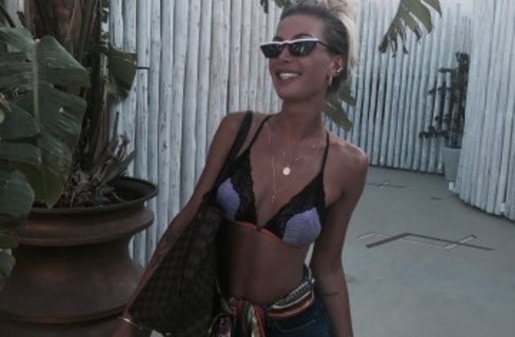 Dizainerės Monika Kazakevičiūtės atostogų Mikono saloje akimirkos