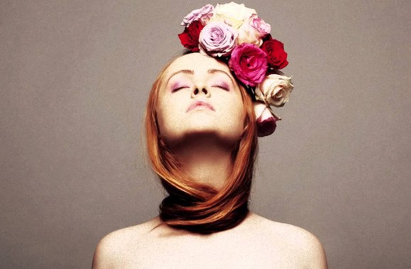 VIDEO kadras: Alice Way – „Boy On the Moon“