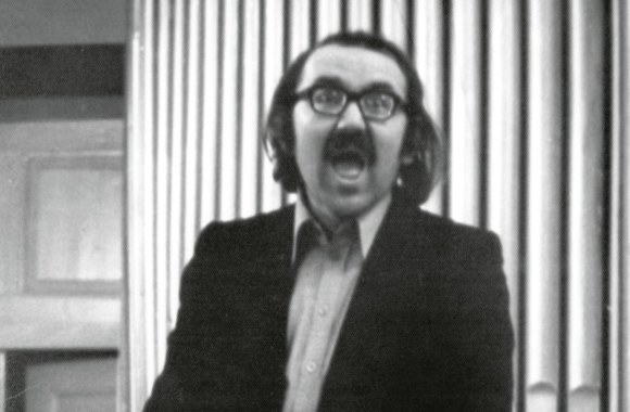 D.Katkus prie konservatorijos vargonų, 1964 m. / Asmeninio albumo nuotr.