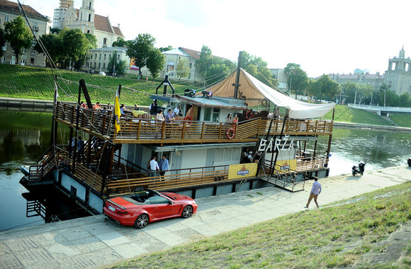 Restorano „BARža“ atidarymo akimirka