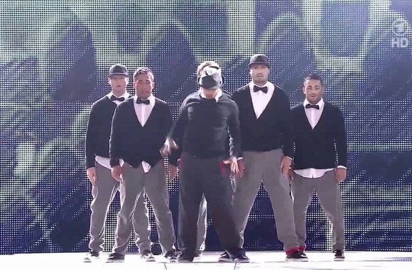 flying-steps-mit-red-bull-flying-bach-hd-flying-bach