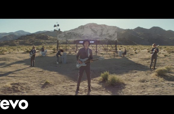 arcade-fire-everything-now-official-video
