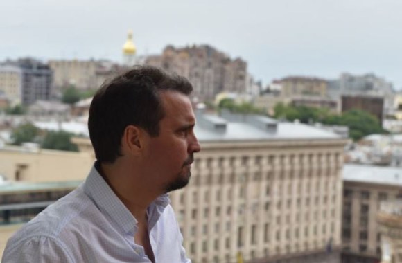 Aivaras Abromavičius laimingas - visuomet paniręs į įdomią  veiklą ir turi fantastišką šeimą: žmoną Kateriną, dukrą Sophie ir sūnus  Luką bei Marką