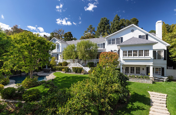 Ashtono Kutcherio ir Mila Kunis namas Beverli Hilse/Vida Press nuotr.