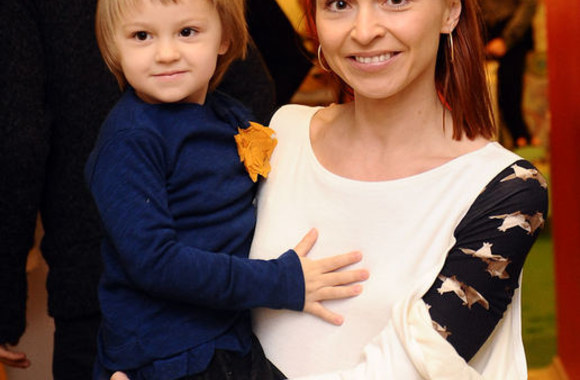 Indrė Trakimaitė-Šeškuvienė su dukra Mėta