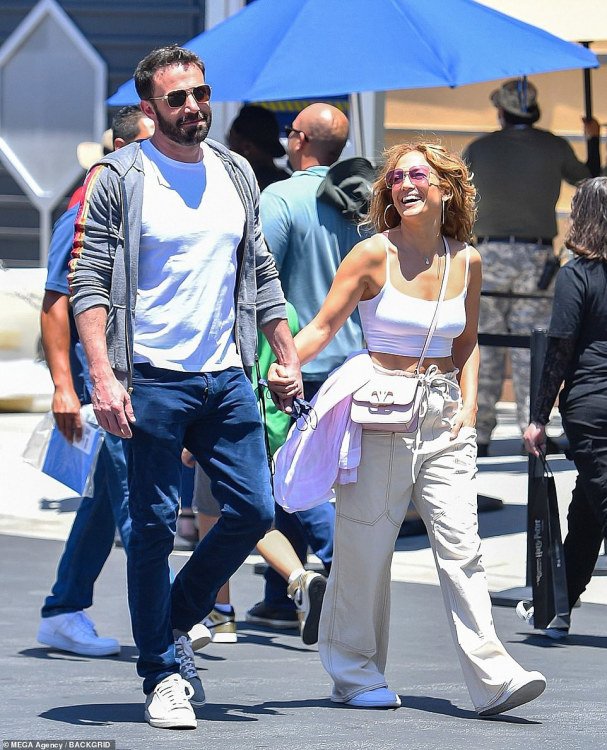 Jennifer Lopez ir Benas Affleckas / Vida Press nuotrauka