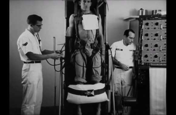 colours-of-bubbles-the-edge-of-the-world-black-water-remix