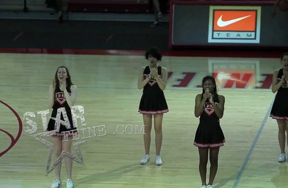 VIDEO kadras: Paris Jackson palaikė savo mokyklos krepšinio komandą