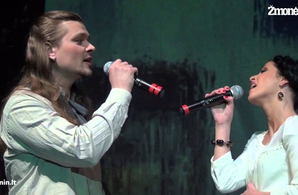 VIDEO kadras: Šorena repetuoja koncertui „Kartokite: Myliu!\" 