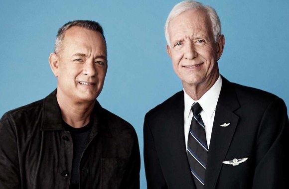 Pilotas Chelsey Sullenbergeris ir jį ekrane įkūnijęs Tomas Hanksas