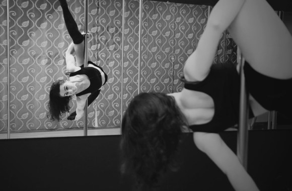 Neringos Malžinskaitės šokis ant stulpo