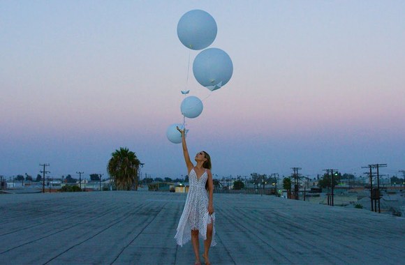 evelina-young-ill-be-there-official-video