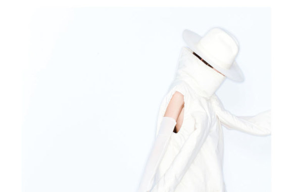 Dizainerės Mortos Nakaitės modelis