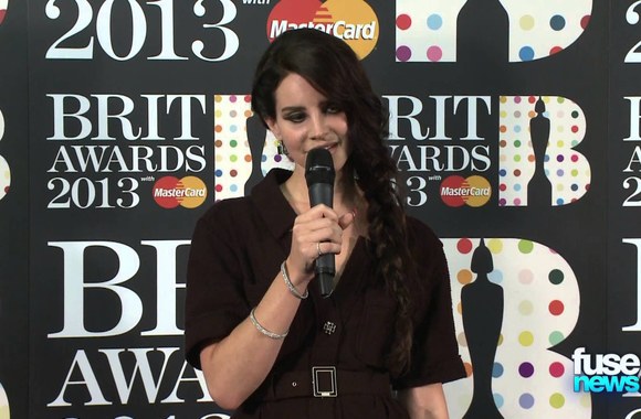 VIDEO kadras: Lana Del Rey „The BRIT Awards 2013“ ceremonijoje