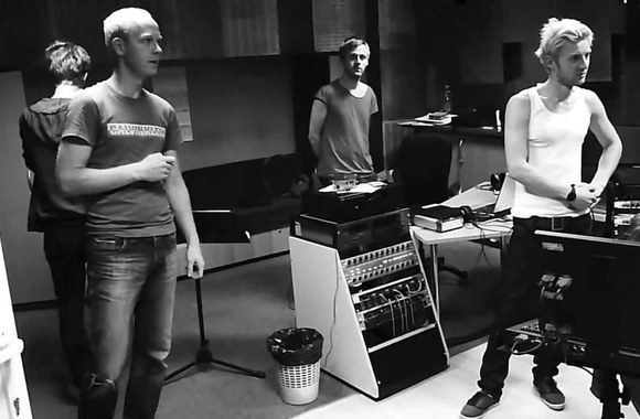 VIDEO kadras: „Ewert and The Two Dragons“ – „(In The End) There\'s Only Love“