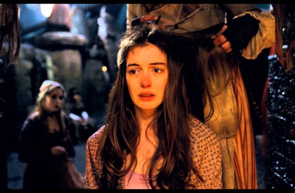 VIDEO kadras: Filmo „Vargdieniai“, už kurį Anne Hathaway pranašaujamas „Oskaras“, anonsas