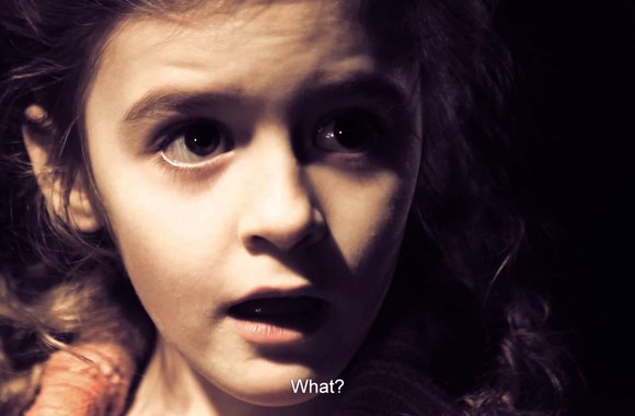 VIDEO kadras: Anonsas: „The Queen of England Stole my Parents“