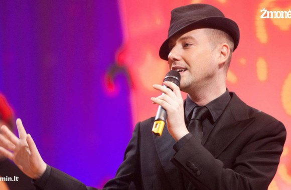 VIDEO kadras: Sasha Song „Naujas gyvenimas“