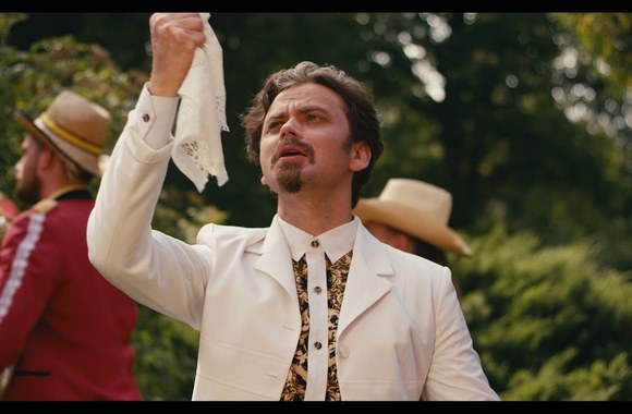 antikvariniai-kaspirovskio-dantys-buciuok-su-orkestru-pajiesmeniu-brass-oficialus-video