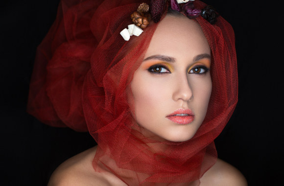 Šis makiažas simbolizuoja žemės vaizdinį. Moteris žemė – globėjiška ir motiniška, santūri ir paprasta