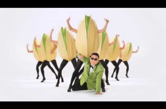 VIDEO kadras: Reperis Psy pistacijų reklamoje 