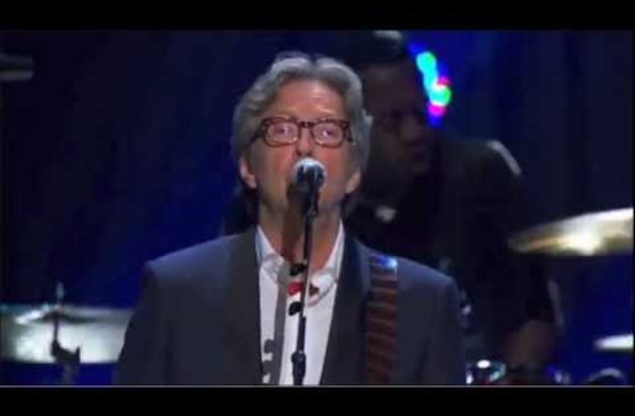 VIDEO kadras: Ericas Claptonas koncerte uragano Sandy aukoms paremti atliko dainą „Crossroads“