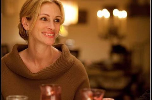 VIDEO kadras: „Valgyk, melskis, mylėk“ / „Eat, Pray, Love“