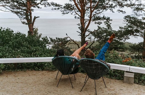 Kristinas Taukačikas ir Raimonda Karalienė savo vestuvių dieną / Eglės Sabaliauskaitės nuotr.