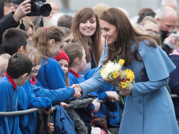 Kate Middleton lankose Belfaste / „Scanpix“ nuotr.