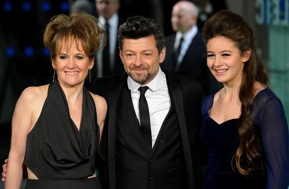 Andy Serkis su žmona Lorraine Ashbourne ir dukra Ruby