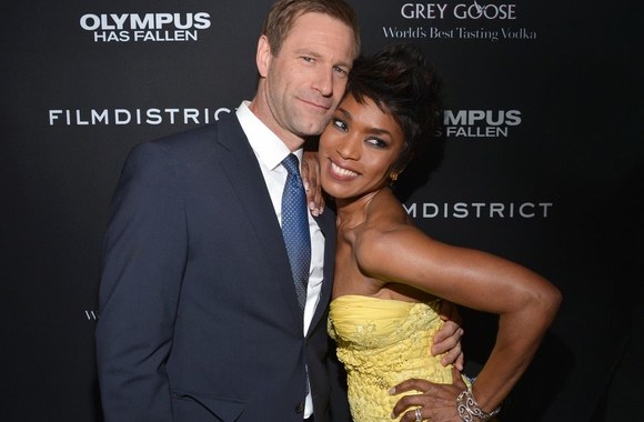 Aaronas Eckhartas ir Angela Bassett